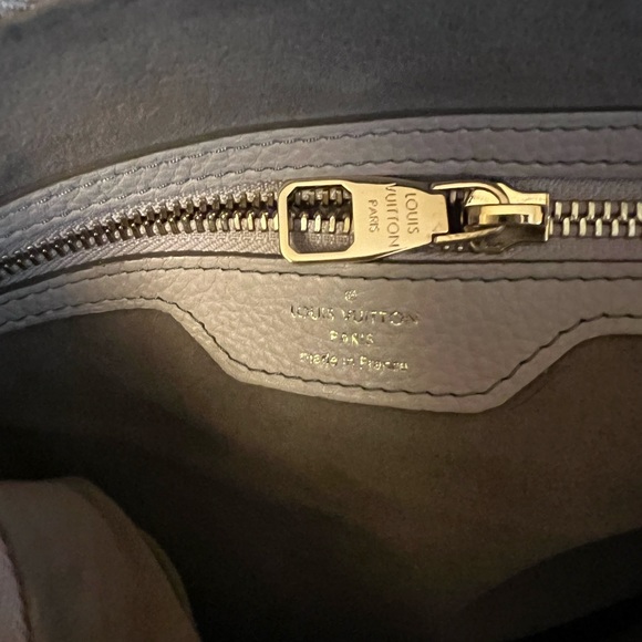 Louis Vuitton multi-way leather bag. - Picture 10 of 11